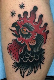 腿部彩色老式画和小公鸡头部纹身图案