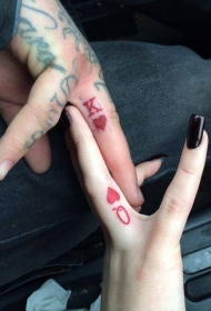 情侣手指红色扑克牌标志纹身图案