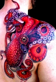 男士肩部非常酷的大章鱼纹身图案
