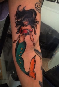 手臂好看的彩色诱惑美人鱼纹身图案