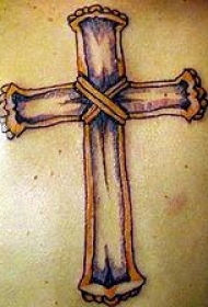 木制的十字架纹身图案