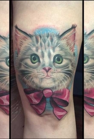 粉红色蝴蝶结的猫咪纹身图案