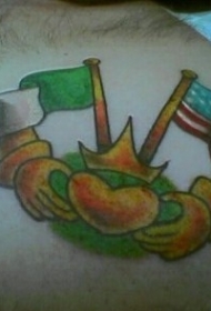 肩部彩色爱尔兰和美国的友谊纹身