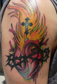 心脏荆棘和火焰十字架彩色纹身图案
