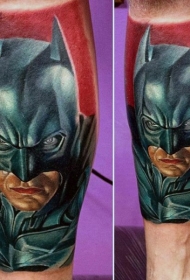 现实主义风格的彩色愤怒蝙蝠侠纹身图案