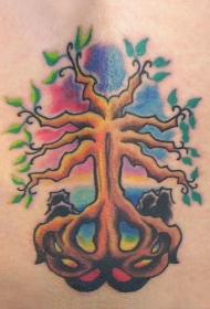 神话般的树彩色纹身图案