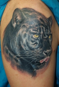 大臂豹子头像纹身图案