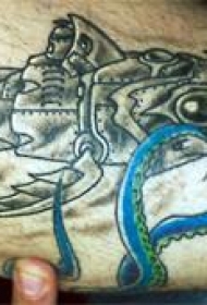 男性手臂彩色剑鱼纹身图案