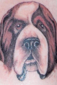 可爱的狗头部纹身图案