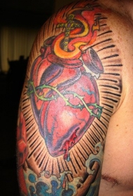 肩部宗教彩色神圣的心纹身图片