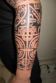 男性手臂黑色尼斯部落图腾纹身图案