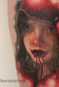 腿部彩色逼真的血腥女孩纹身图案