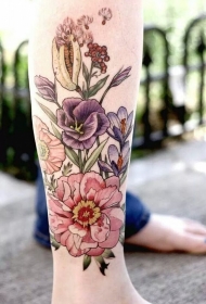 腿部彩色复古花朵纹身图案