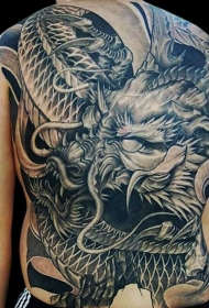 背部日式龙纹身图案