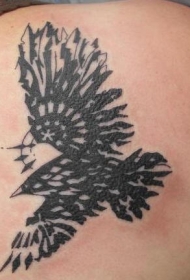 黑色飞翔的鹰简约纹身图案