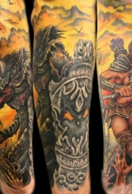 小臂彩色恶魔战士女郎纹身图案