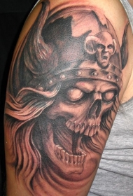 大臂骷髅维京战士纹身图案