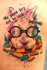 腿部彩色有趣的智能眼镜兔纹身图案