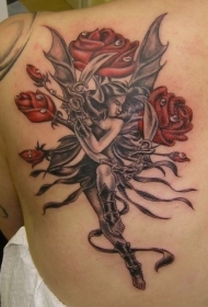 背部精灵与逼真的玫瑰纹身图案