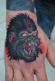 手背彩色愤怒的大猩猩头纹身图案