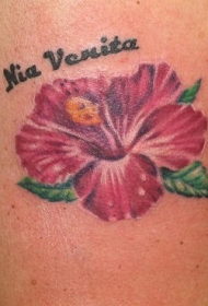 腿部彩色写实的木槿花纹身图片