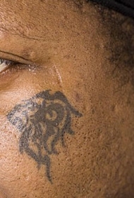 男性脸部图腾标志纹身图案