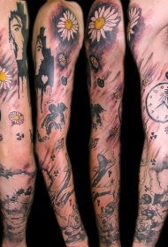 手臂彩色花和战争主题纹身图案