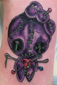 紫色的可爱巫毒娃娃纹身图案