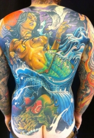 男性满背彩色美人鱼纹身图案