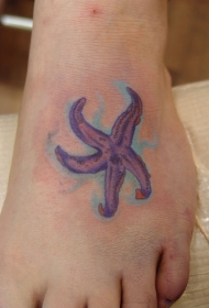 脚背彩色可爱的紫罗兰海星纹身图案