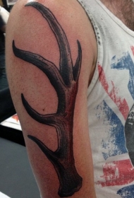 手臂雕刻风格的鹿角纹身图案