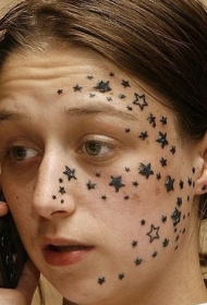 女性脸部小星星纹身图案