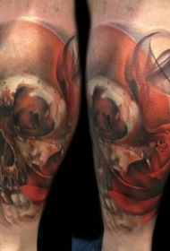 小腿彩色的骷髅与玫瑰纹身图案