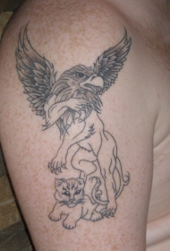 手臂格里芬神兽和小狮子纹身图案