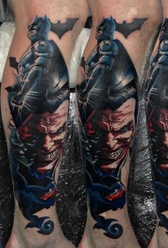 小腿插画风格蝙蝠侠与邪恶的小丑纹身图案