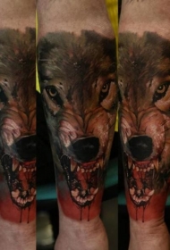 小臂恐怖风格彩色邪恶的血腥狼纹身图案