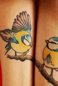 鸟儿彩绘友谊纹身图案