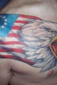 肩部鹰与美国国旗纹身图案