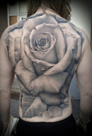满背灰色逼真的玫瑰花纹身图案