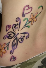 女性腰侧彩色花朵纹身图案