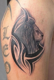 肩部棕色部落狮子头纹身图案