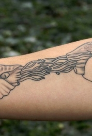 手臂无色圆形生物水母纹身图案