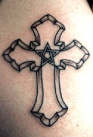五角星十字架纹身图案
