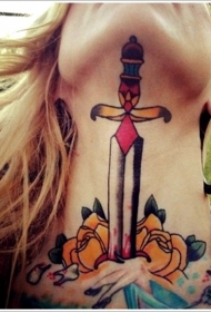 女生脖子schoo黄色玫瑰和匕首纹身图案