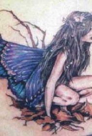 悲伤的仙女在落叶上纹身图案
