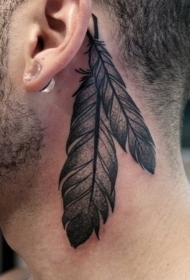 传统黑白鹰羽耳后纹身图案