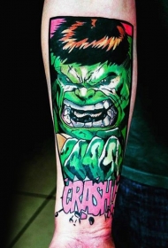 手臂漫画风格的彩色绿巨人纹身图片