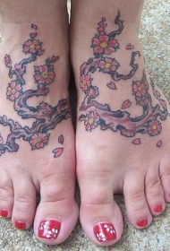 女性脚背彩色樱花树纹身图案