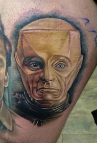 大腿彩色机器人的脸纹身图案