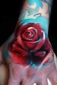 手背水彩色红玫瑰花纹身图案